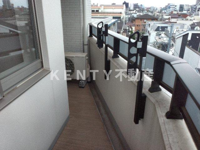 バルコニー　陽当たり良好なバルコニーです