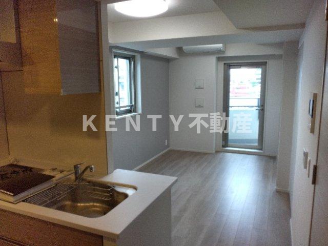 居室・リビング　こちらの居間で趣味の時間をお楽しみください