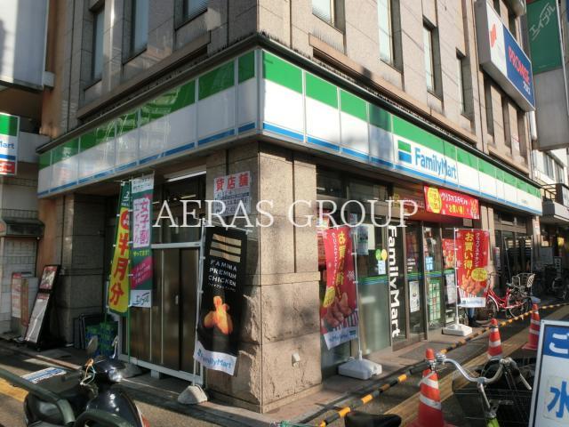 コンビニ　ファミリーマート足立綾瀬西口店（コンビニ）まで376m