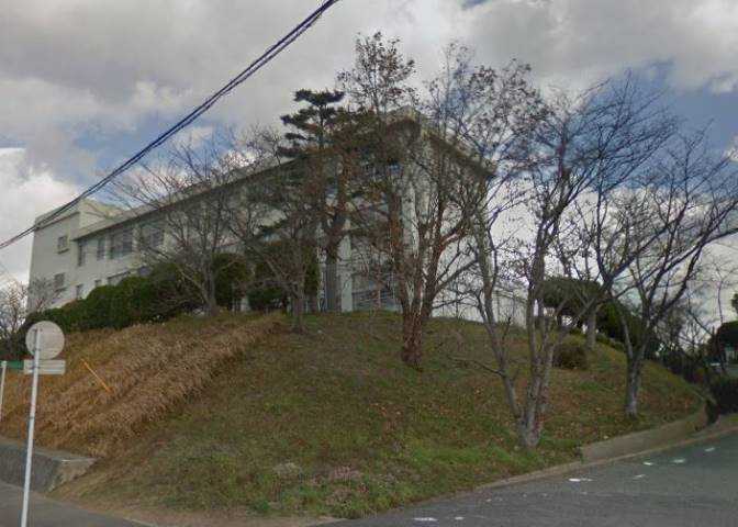 中学校　遠賀中学校（中学校）まで623m