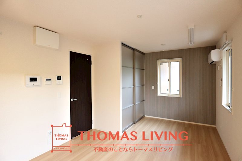 その他部屋・スペース　10帖の広々洋室です。