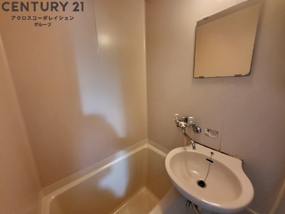 バス・シャワールーム　バストイレセパレートタイプのシンプルな浴室です♪