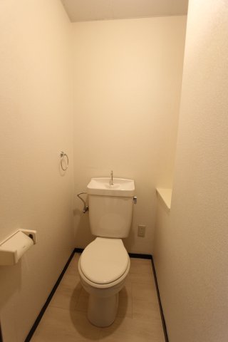 トイレ　参考写真です。現況優先。