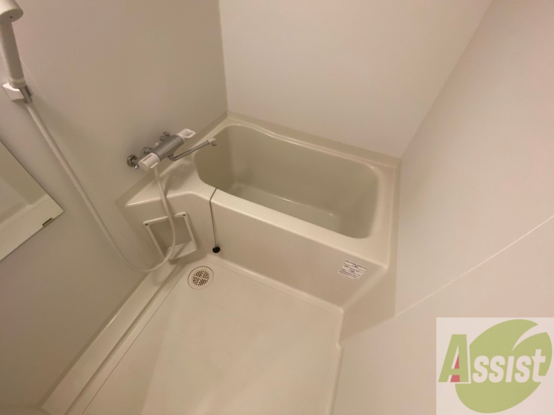 バス・シャワールーム　お風呂になります。一日の疲れを癒してくださいね。