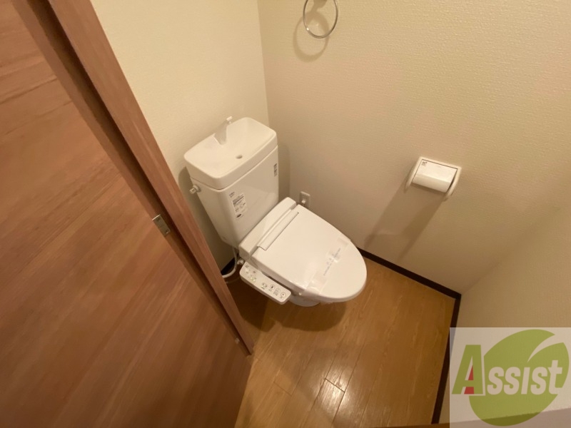 トイレ　ウォシュレット機能がついたトイレ。安心して使用できますね。