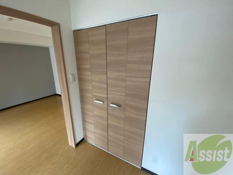 収納　寝室の収納です。部屋がすっきり片付きます。