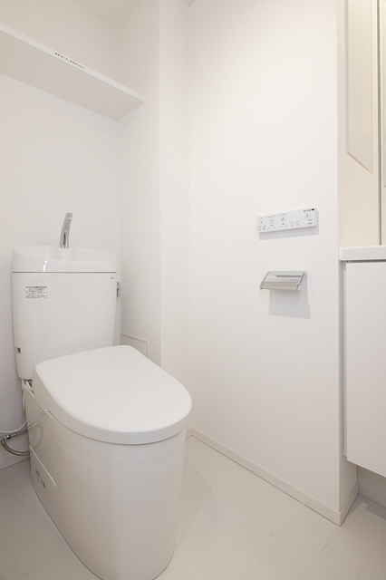 トイレ　※写真は同タイプ住戸です。