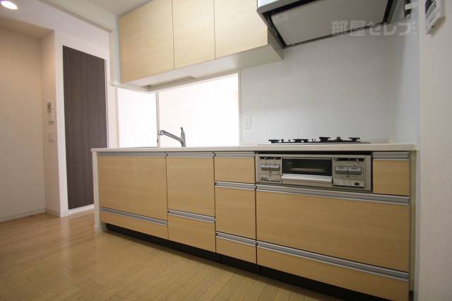 キッチン　人気のカウンターキッチンです。