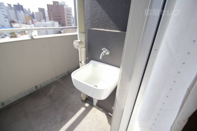 その他設備　バルコニーでも手が洗えます。