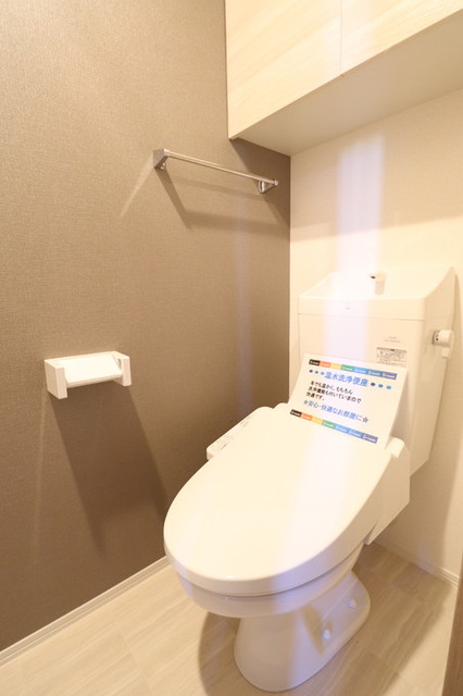 トイレ　温水洗浄暖房便座