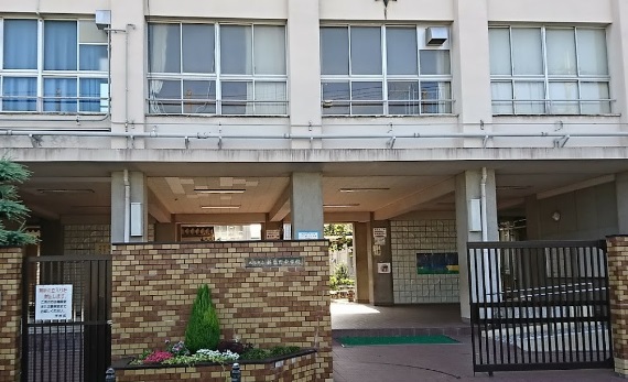 中学校　新生野中学校（中学校）まで413m