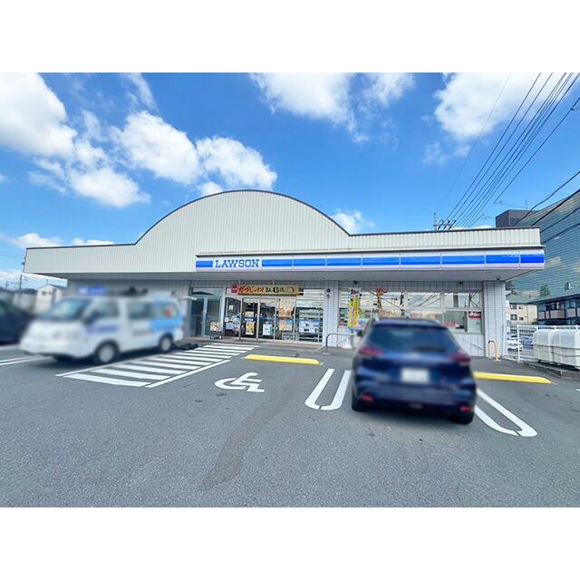 コンビニ　ローソン伊勢原高森七丁目店（コンビニ）まで463m