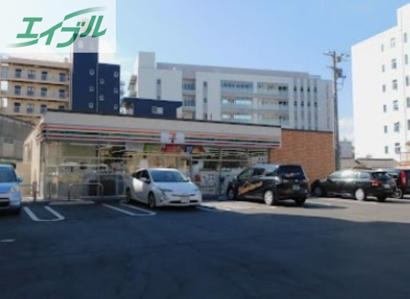 コンビニ　セブンイレブン岡山鹿田町2丁目店（コンビニ）まで255m