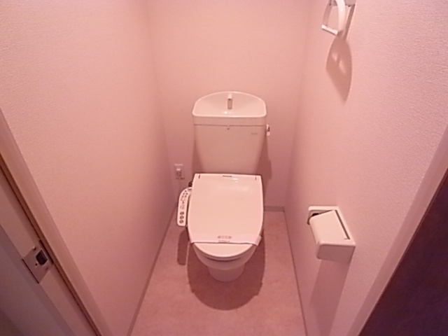 トイレ　温水洗浄暖房便座