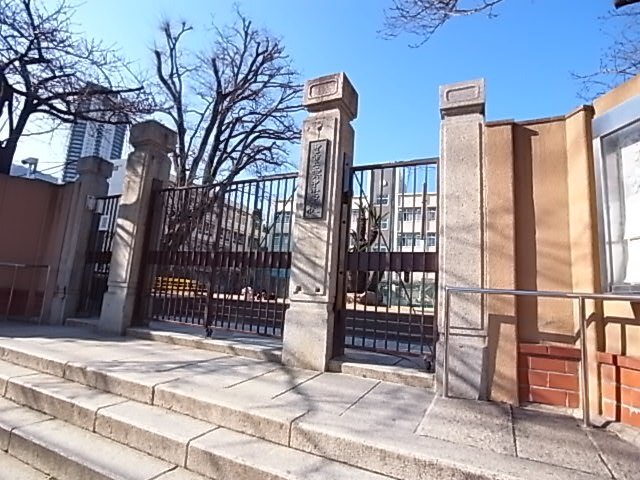 小学校　神戸市立雲中小学校（小学校）まで385m