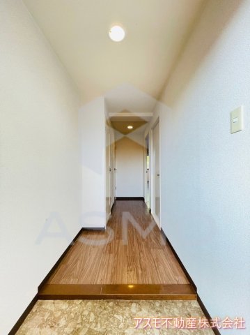 玄関　同マンション別部屋　参考写真