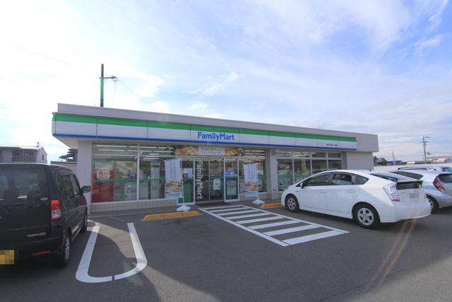 コンビニ　ファミリーマート　松山古川南一丁目店（コンビニ）まで140m