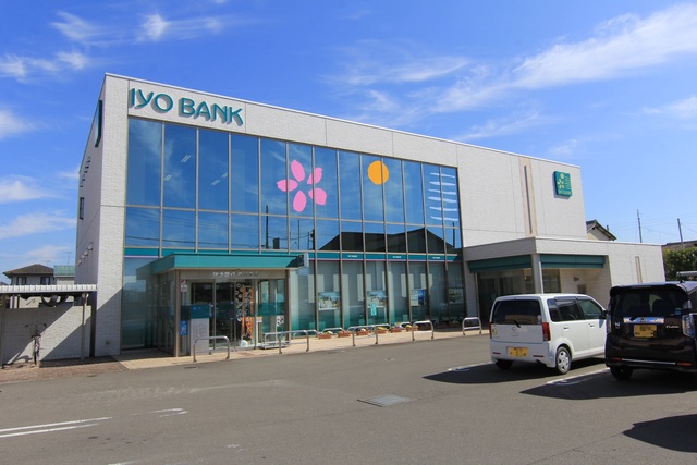 銀行　伊予銀行古川支店（銀行）まで850m