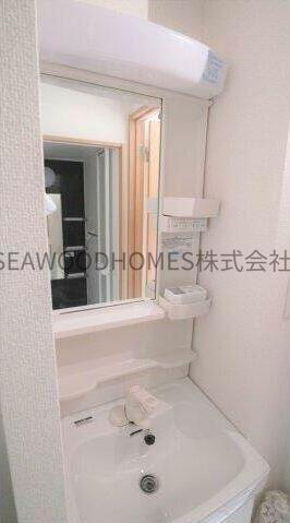 洗面設備　忙しい朝の強い味方！身支度がスムーズな独立洗面台。