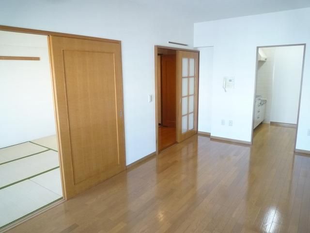 居室・リビング　★★バルコニーに面したリビング★★