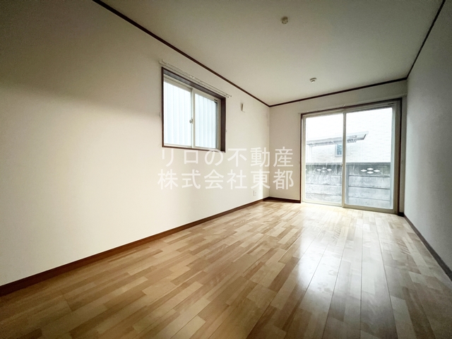 その他部屋・スペース　２面採光なので、明るく風通しのよい過ごしやすいお部屋です♪