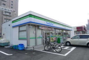 コンビニ　ファミリーマート八幡穴生四丁目店（コンビニ）まで183m
