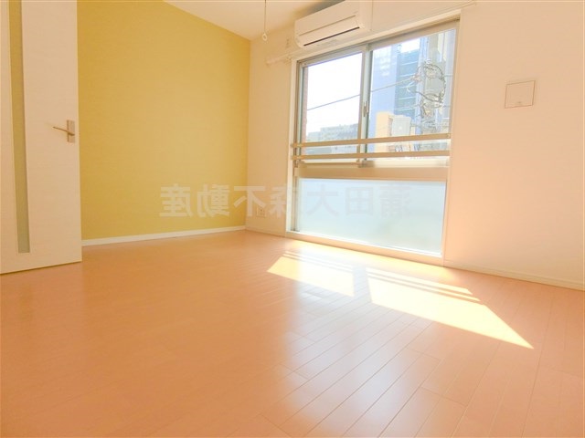 居室・リビング　洋室7.4帖横に広い使いやすい間取り！