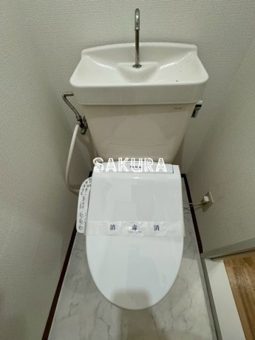 トイレ　嬉しい温水洗浄便座♪