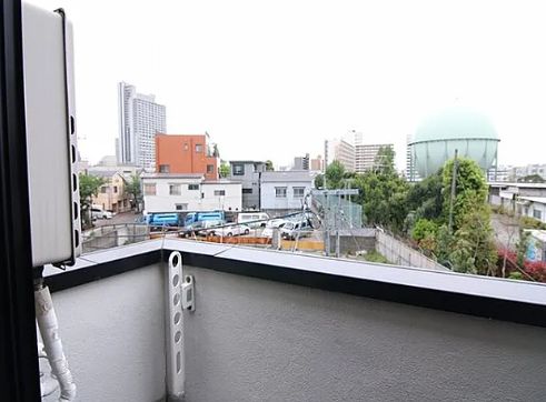 バルコニー　陽当たり良好なバルコニーです