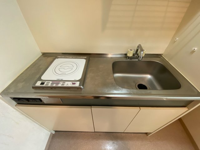 キッチン　1口IHコンロで火を使わず、料理初心者の方にもおすすめです！