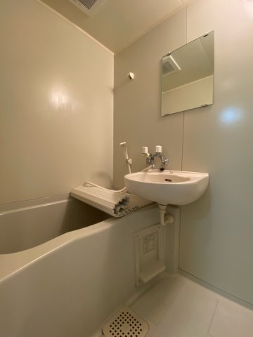 バス・シャワールーム　シンプルで機能的なユニットバスです！