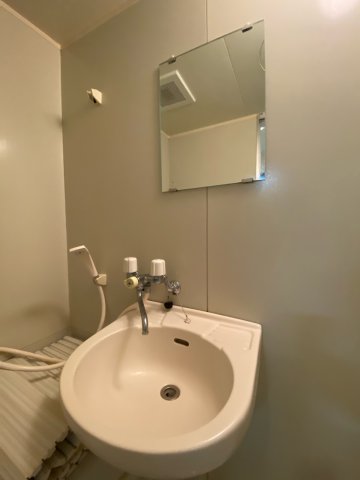 洗面設備　浴室内に洗面台付き！