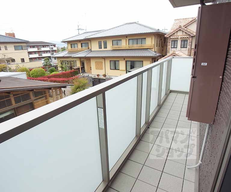 バルコニー　洋室側のバルコニー。