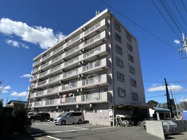 建物外観　落ち着いた雰囲気の外観です