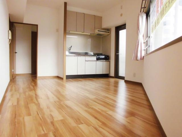 居室・リビング　室内