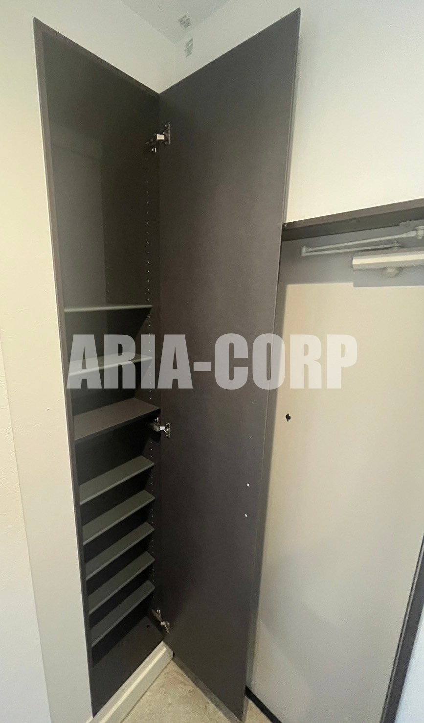 玄関　縦型シューズBOX完備◎