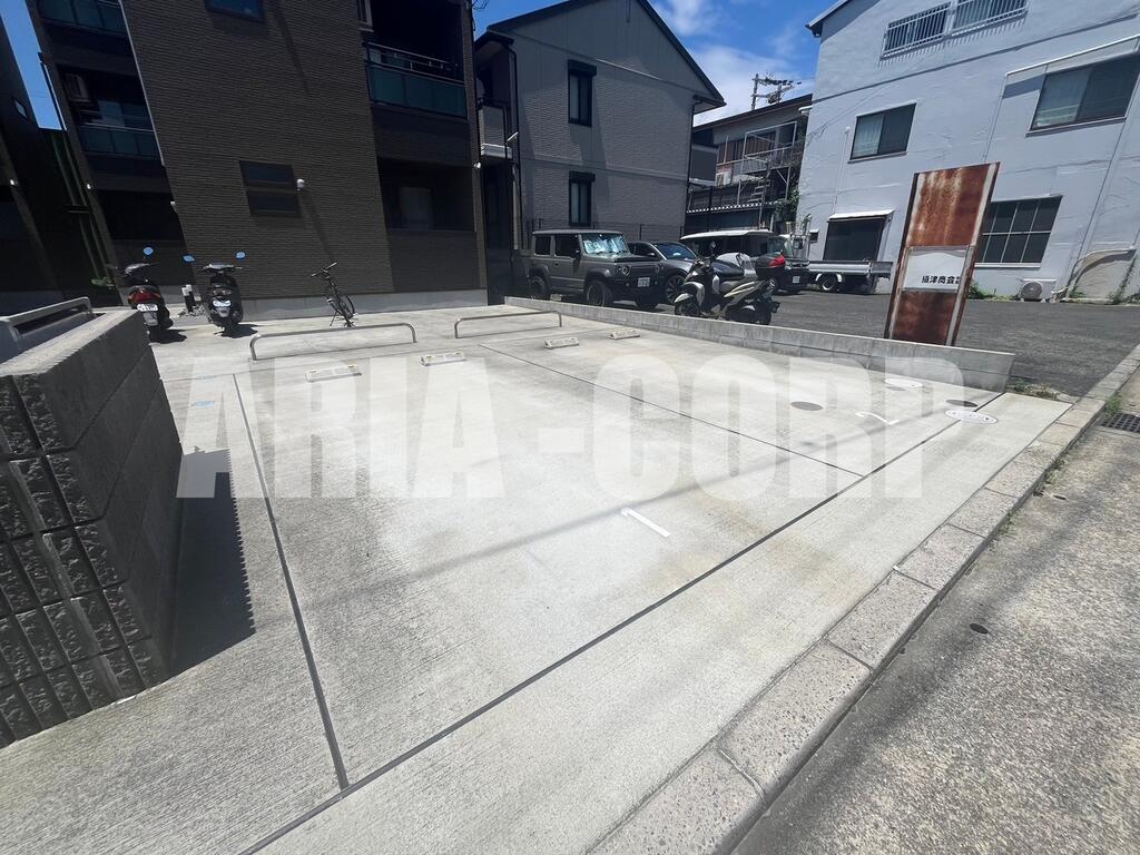 駐車場　月額11000円◎敷地内駐車場セット契約も可能♪