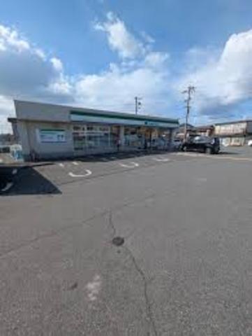 コンビニ　ファミリーマート　福崎辻川西（コンビニ）まで141m