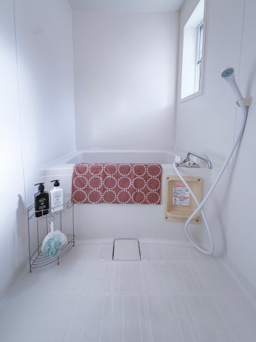 バス・シャワールーム　人気のバストイレ別！一日の疲れを癒やすリラックス空間。