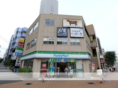 コンビニ　ファミリーマート（コンビニ）まで418m