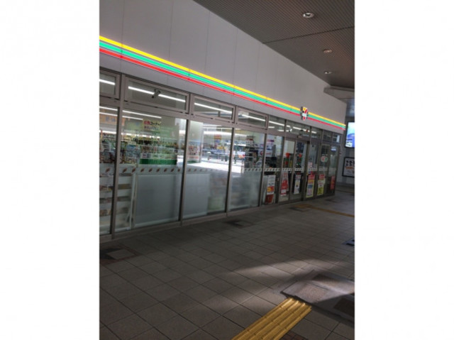 コンビニ　セブンイレブン泉北高速和泉中央駅店（コンビニ）まで641m