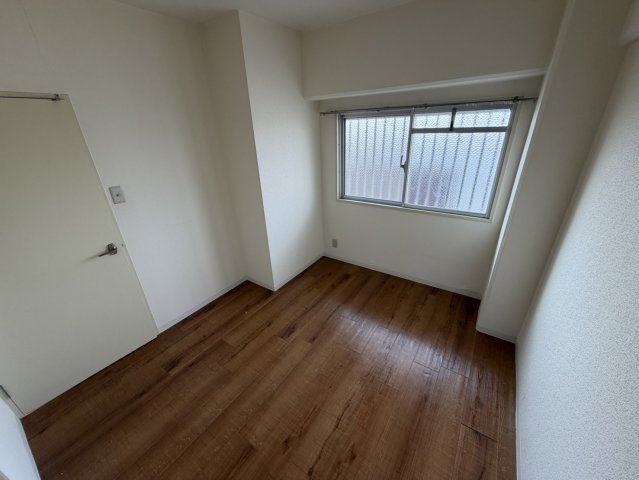 その他部屋・スペース　広くて明るい寝室