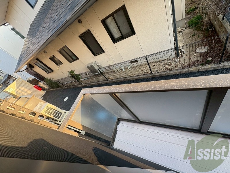 バルコニー　バルコニーです。外干しも可能となっております。