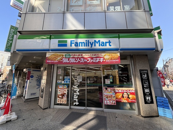 コンビニ　ファミリーマート南池袋２丁目店（コンビニ）まで88m