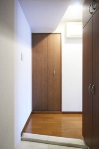 玄関　※同仕様写真含む