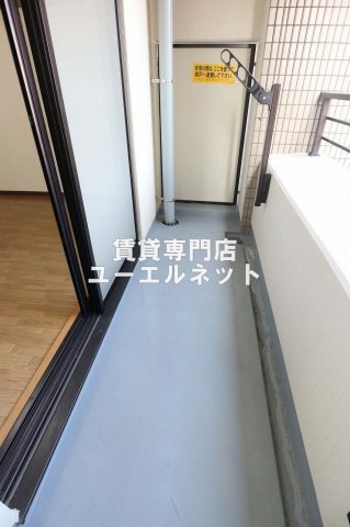 バルコニー　バルコニー付きで採光＆風通し良好！