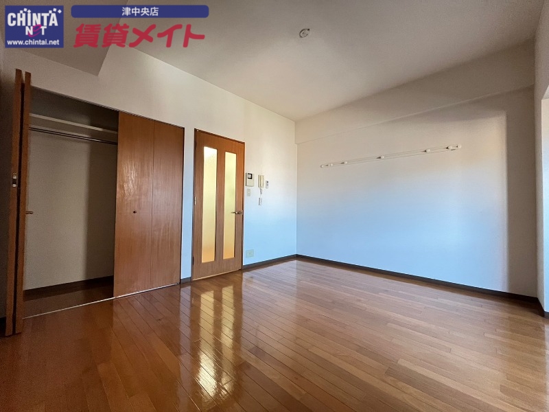 居室・リビング　同型参考写真