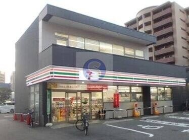 コンビニ　セブンイレブン大阪中津南店（コンビニ）まで448m