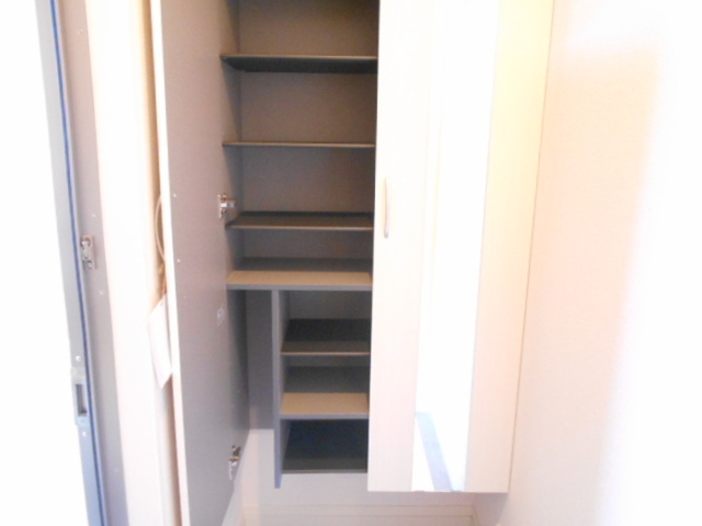 収納　シューズボックス