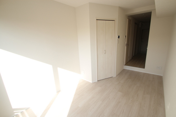 居室・リビング　※別部屋の写真です